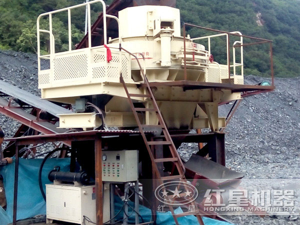 沖擊式破碎機(jī)現(xiàn)場圖
